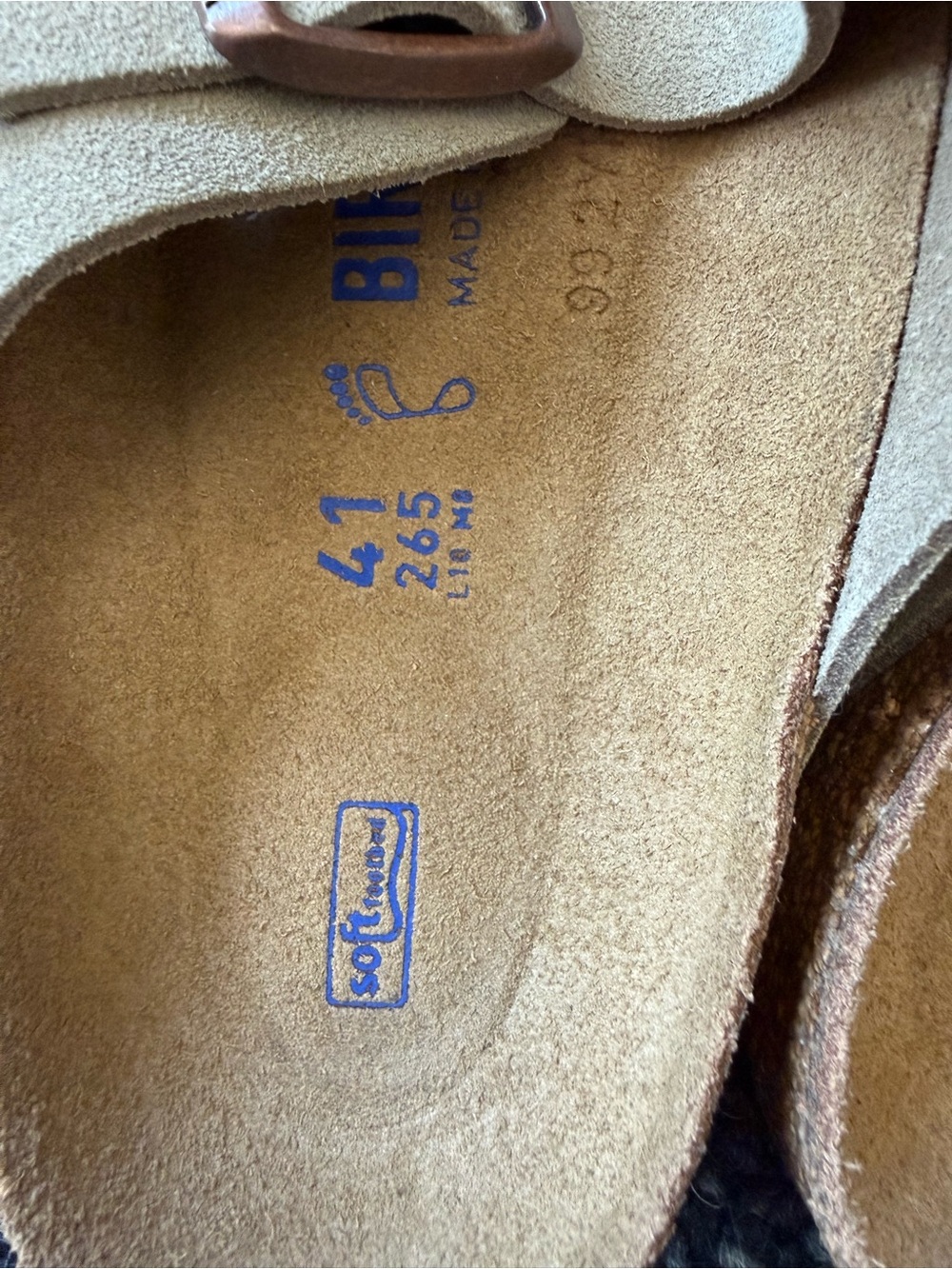 Birkenstock Arizona sandals in Taupe suede. New With Tags and box. Size 41 - Picture 3 of 4